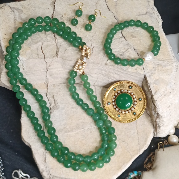 Vintage Green Aventurine Jewelry Set pearl turquoise Necklace Earrings Brooch - Picture 1 of 11